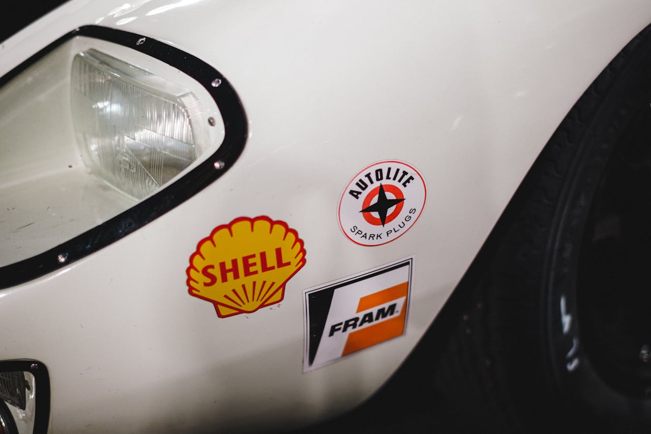Permanente autostickers of magneetstickers gebruiken: wat is de slimste keuze?